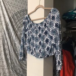 Long sleeve crop top